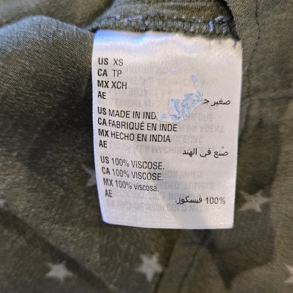 Sage Star Print Women's short sleeve button up Top - Picture 8 of 8